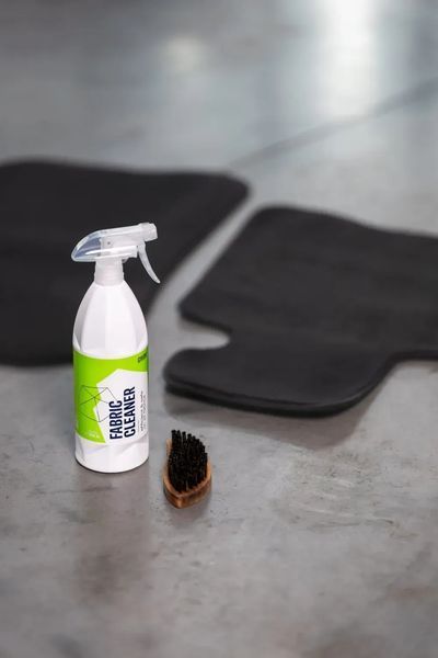 Очиститель тканевых поверхностей Gyeon Q&sup2;M FabricCleaner 1000 мл 8809432677758 фото